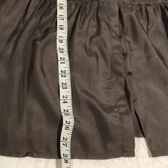 Banana Republic 100% silk taupe sleeveless blouse - Picture 10 of 10